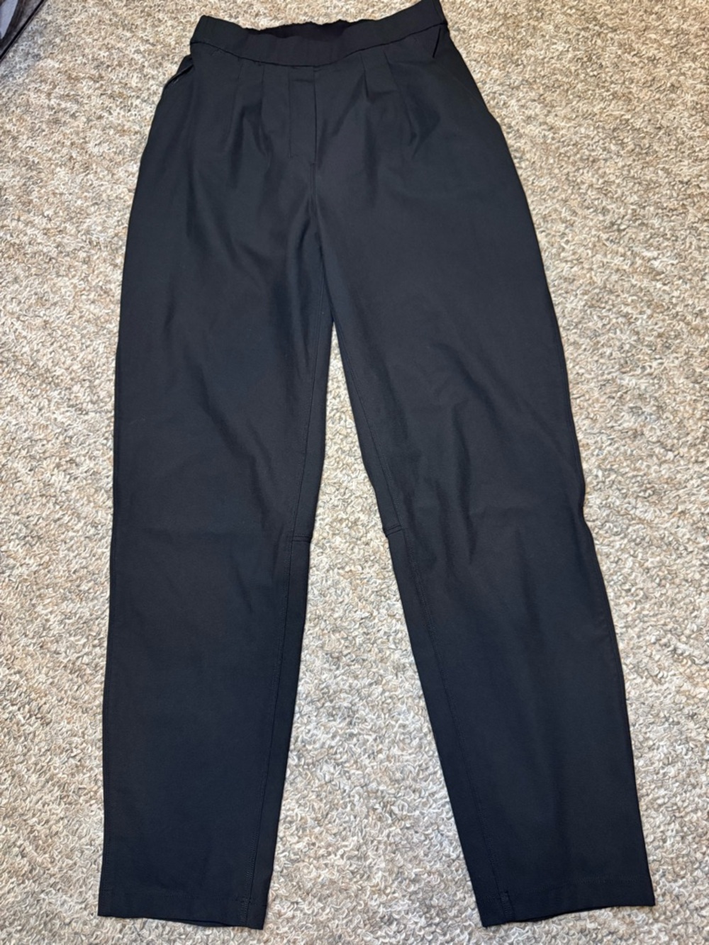 Lululemon Women’s Essential high-rise trouser in black